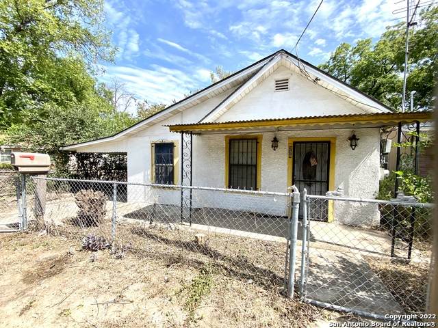 239 Hawthorne - Photo 1