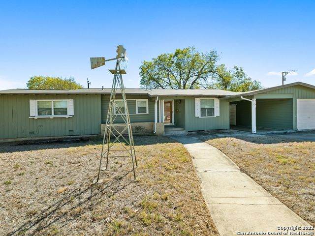 2664 Summit Ave - Photo 1