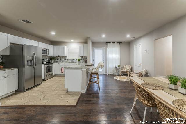 2543 Mulberry Ave - Photo 1