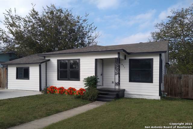 1047 Poinsettia - Photo 1