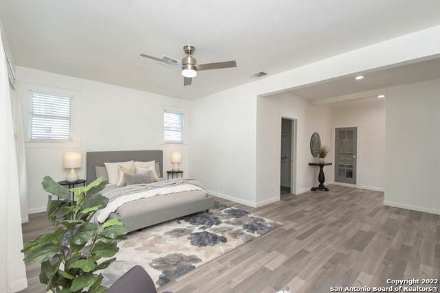 1044 Fulton Ave - Photo 1