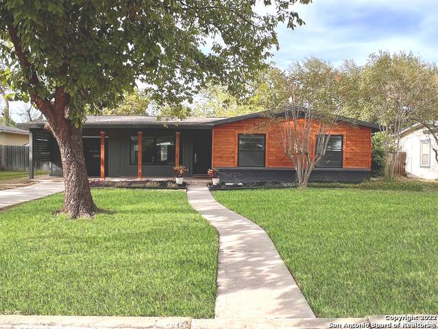 623 Nottingham - Photo 1