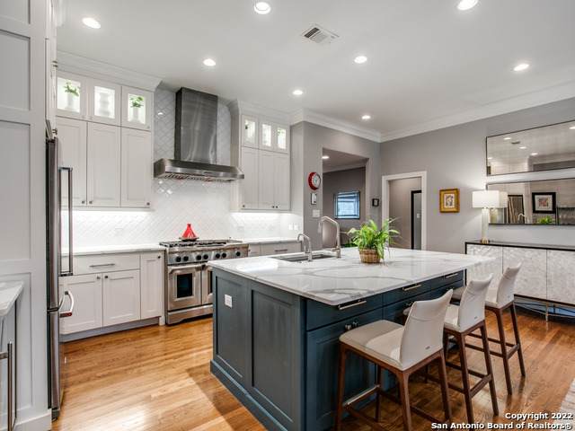 208 Nottingham Dr - Photo 1