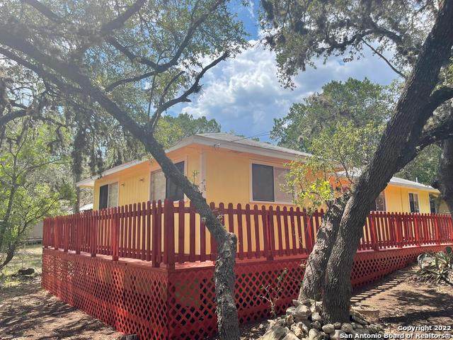 125 32nd St W - Photo 1