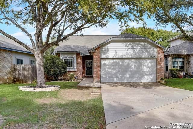 13619 Drakewood - Photo 1
