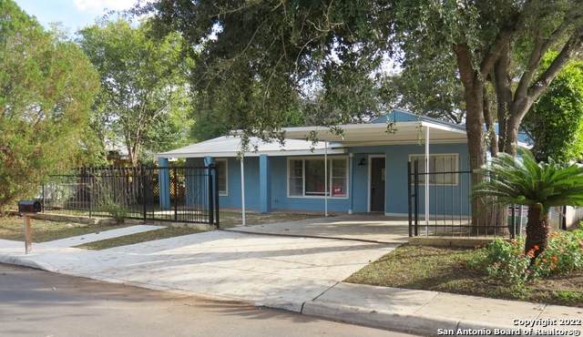 1110 Sunglo Dr - Photo 1
