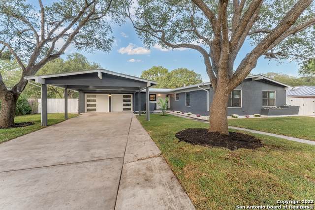 323 Laramie Dr - Photo 1