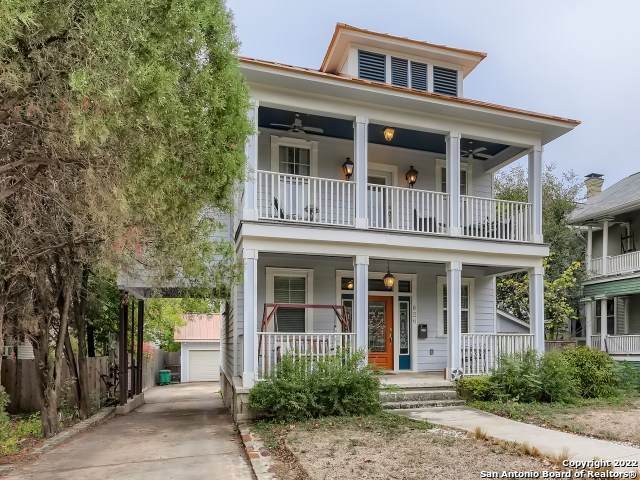 826 Mistletoe Ave - Photo 1