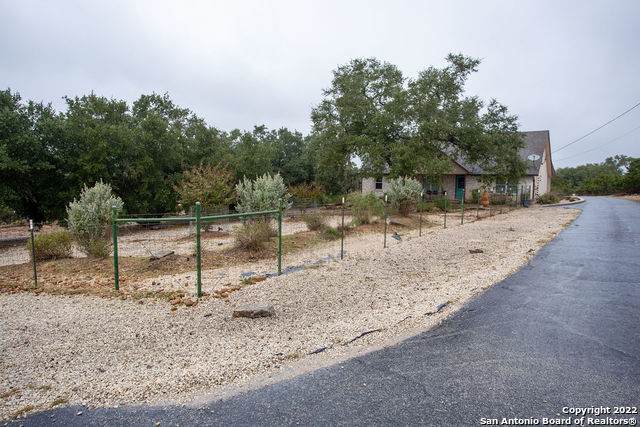 8027 Ashford Dr - Photo 1