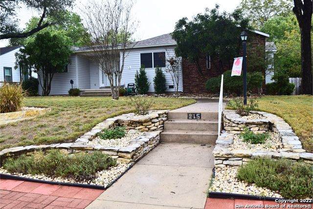 215 Larchmont Dr - Photo 1