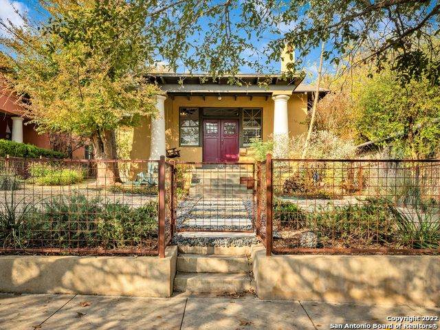 827 Mistletoe Ave - Photo 1