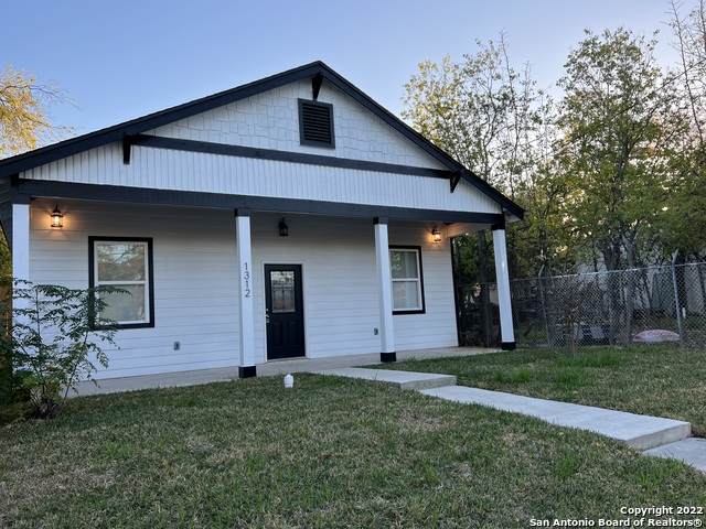 1312 Lamar - Photo 1