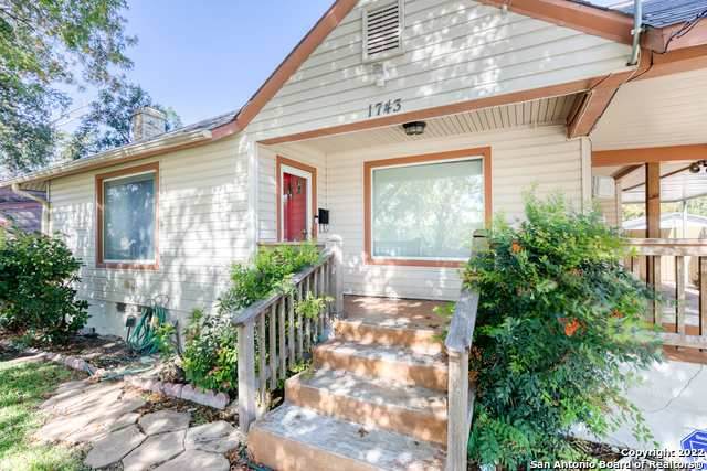 1743 Huisache Ave - Photo 1