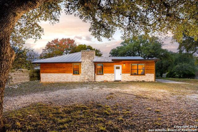 1932 Canyon Lake Dr - Photo 1
