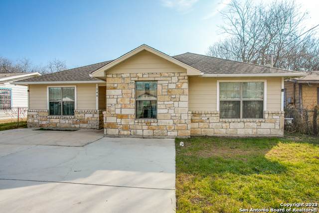 744 Fitch St - Photo 1
