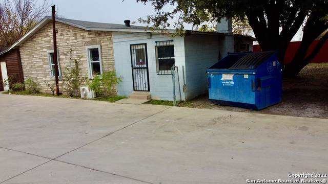 2202 Southcross Blvd - Photo 1