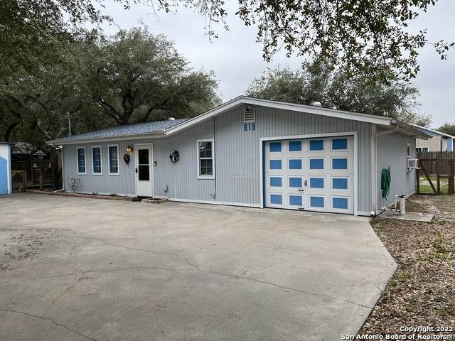 619 Steart St - Photo 1