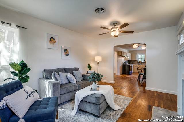 838 Hammond Ave - Photo 1