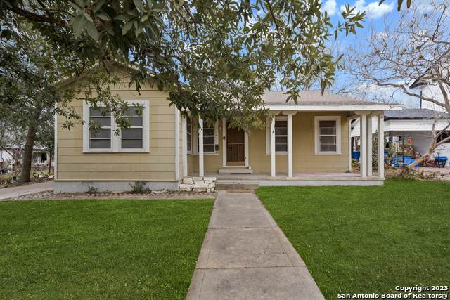 1411 Highland Blvd - Photo 1