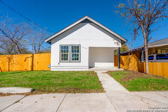 1117 Lamar St - Photo 1