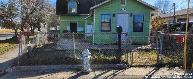 712 Green St - Photo 1