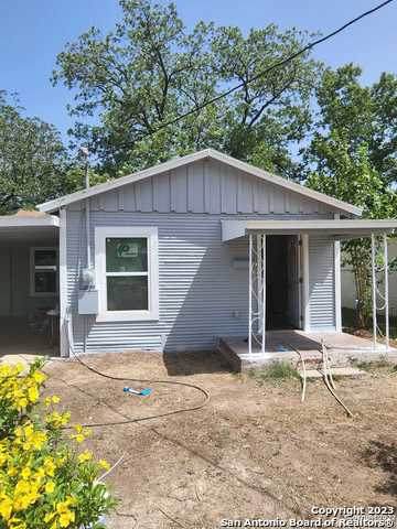 422 Florence St - Photo 1