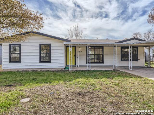 310 Barbuda St - Photo 1