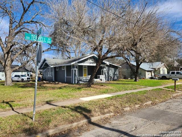 220 Terrell St - Photo 1