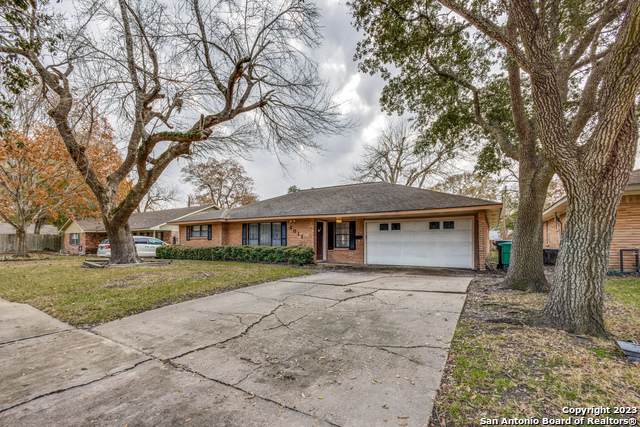 5011 Redstart St - Photo 1