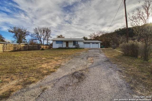 5011 Fm 2147 - Photo 1