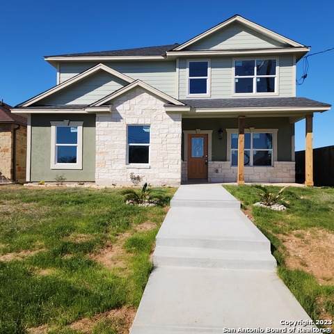740 Crestview - Photo 1