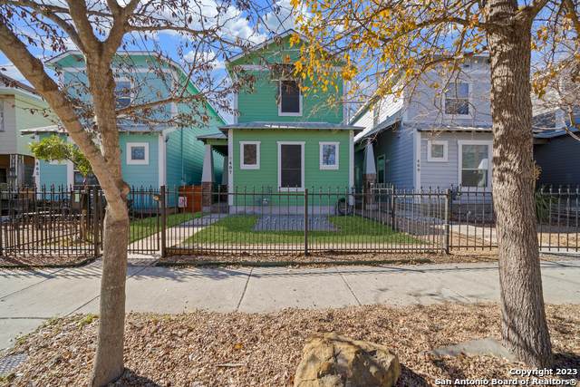 407 Kendall St - Photo 1