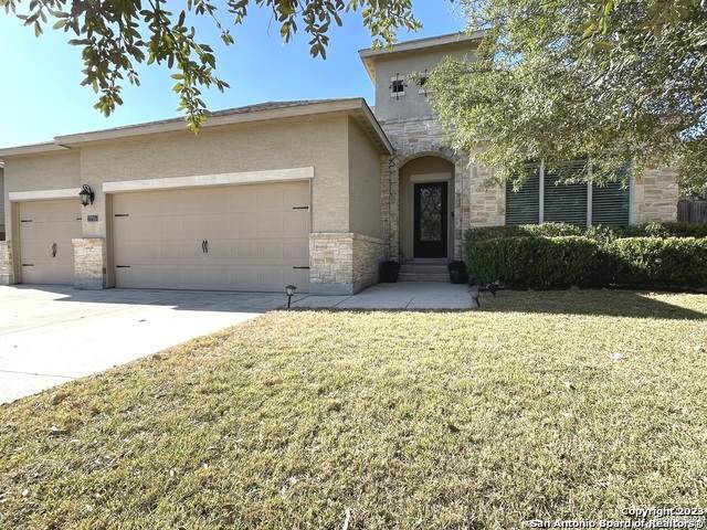2725 Cedar Ridge Dr - Photo 1