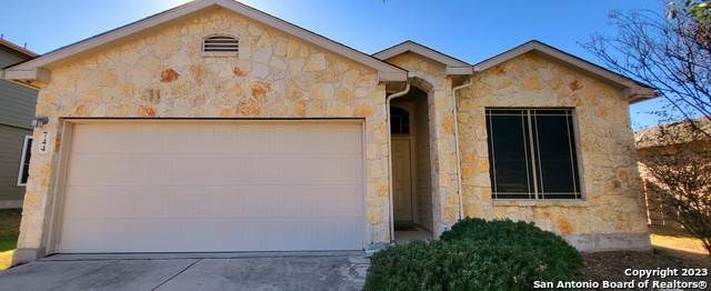 744 Hollow Ridge - Photo 1