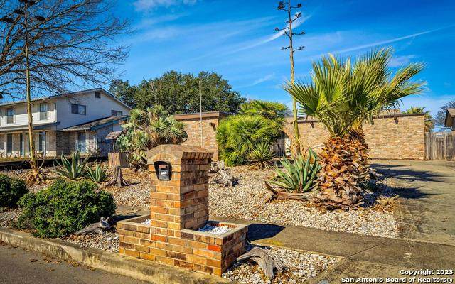 5519 Castle Way - Photo 1