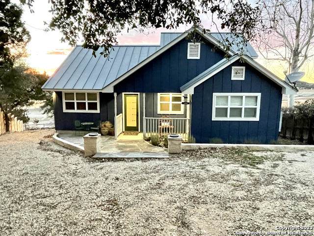 172 Jones Beach Dr - Photo 1