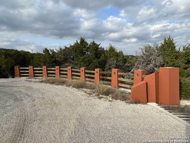 182 Country Point Ln - Photo 1