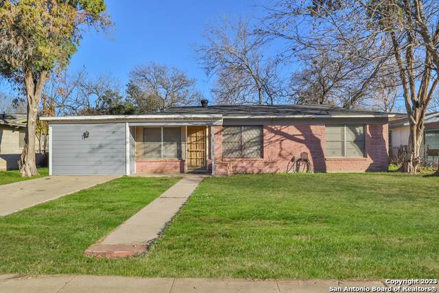1943 Mccauley Ave - Photo 1
