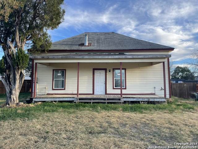 818 Beech St - Photo 1