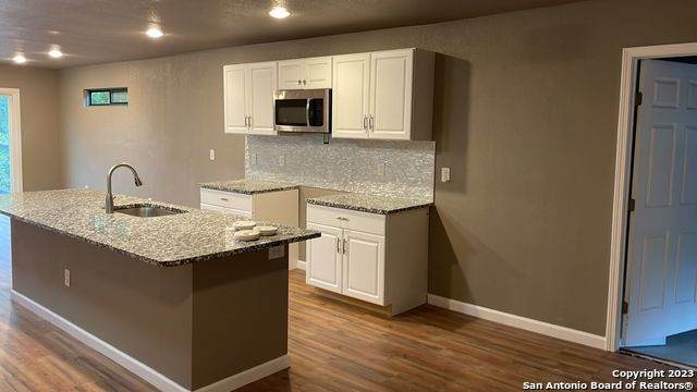 112 Nelson Ave - Photo 1