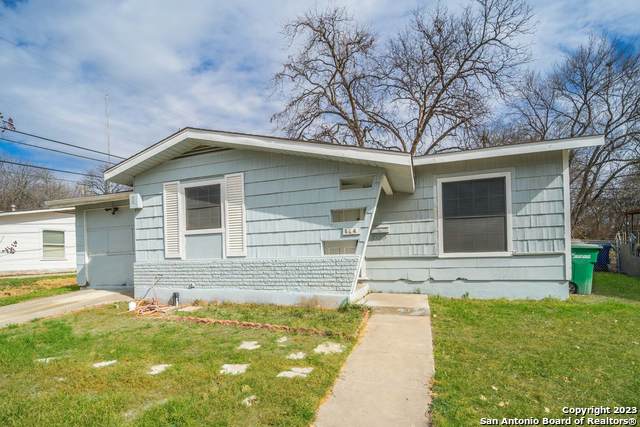 114 Saxon Dr - Photo 1