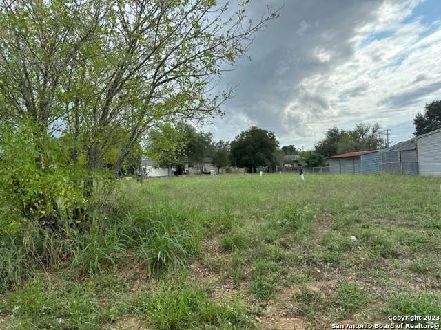 716 Trade Ave - Photo 1