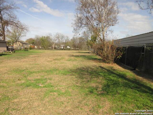 000 Eldridge Ave - Photo 1