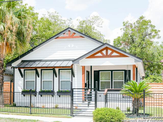 1215 Lamar St - Photo 1