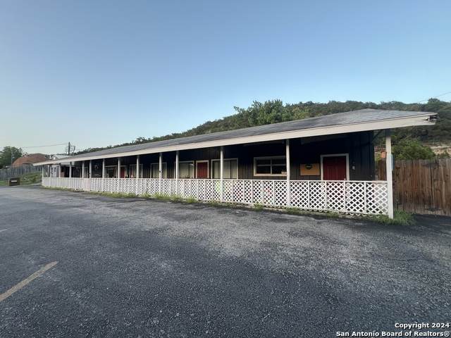 130 Charter Oak - Photo 1