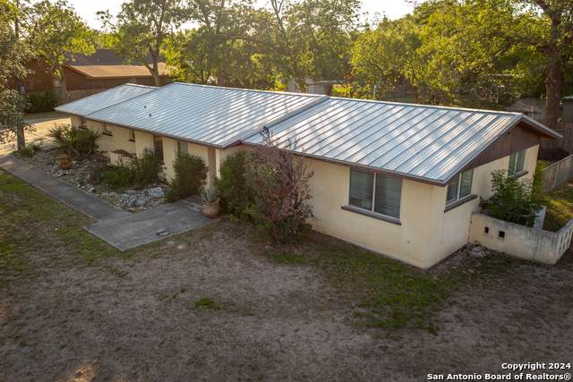 1112 Garner Field Rd - Photo 1