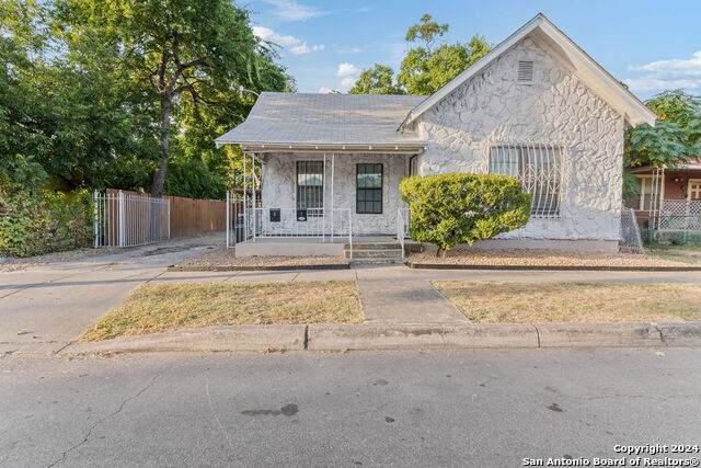 1906 Cesar E Chavez Blvd - Photo 1