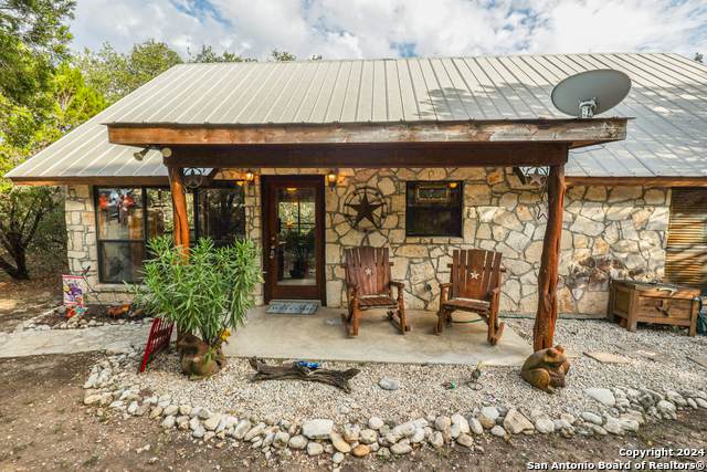 1177 River Rd - Photo 1