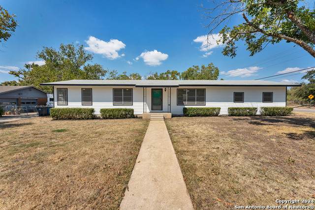 1391 Hillcrest Dr - Photo 1