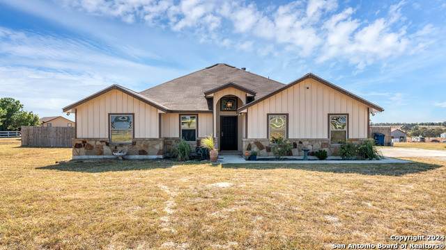 165 Lakeview Cir - Photo 1